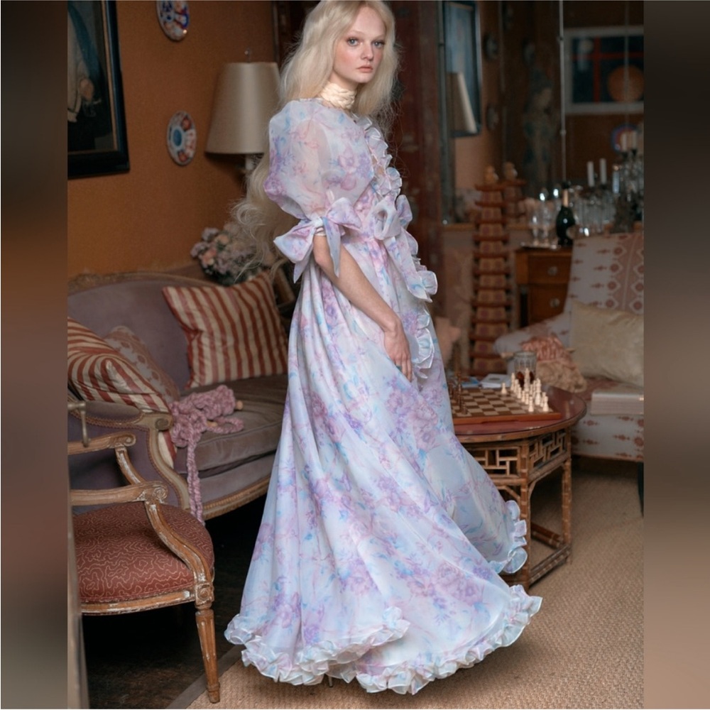 Marie Ribbon Gown Selkie - Picture 2 of 9